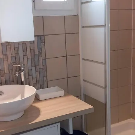 아파트 Appt 2 Pieces 33m2 + Terrasse 14m2 Ref 4047